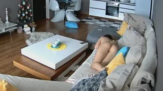 猫咪av站高分作品推荐：骚逼在家自慰看片抠逼