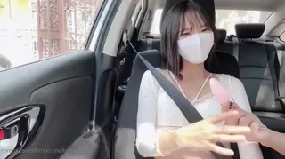 猫咪av站高分作品推荐：车震口爆爆插肥臀骚货