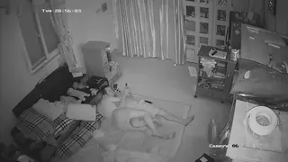 猫咪av站高分作品推荐：黑客破解家庭网络摄像头偷拍 夫妻的性生活媳妇挑逗正在看手机的老公做爱被激发后狠狠的草她