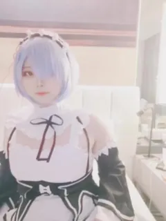 猫咪av站栏目：蕾姆被主人调教 精彩封面