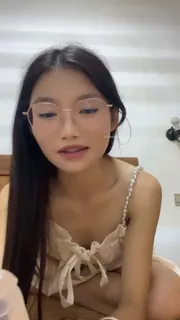 91社区热议作品：#第二集 #高中生 #萝莉 #学生 #反差 真是高中生下海黄播，超级嫩 实拍