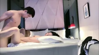 猫咪av站高分作品推荐：精彩对话！三个月才约到的女大学生终于如愿以偿