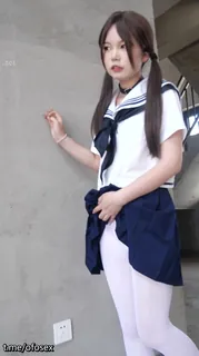 猫咪av站题材必看：网红福利 素人渔夫肥美萝莉少女【小冰】万元订制私拍，苗条身材双马尾可爱学生妹玩捆绑白丝掰逼自摸自慰 封面图