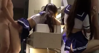 租豪车搭讪的JK制服小姐姐 玩家亲测好评资源