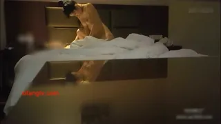 正在播放：公司领导酒店潜规则财务刚来上班的漂亮美少妇,美女一脸不情愿还被狠狠爆插,干的奶子乱晃,操肿的节奏啊! (猫咪av站频道)