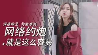 天使正妹居然在泳池大曝光！ - 高清在线观看