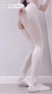 91社区热议作品：白丝自慰女 实拍