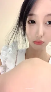 校花女神 泡泡咕(困困飽飽)強勢回歸直播 手机浏览器流畅观看预览