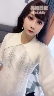 看起来斯文竟然是男娘！ 手机浏览器流畅观看预览