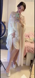 【猫咪av站】#易直播 #宵夜 #足控 #肉丝美腿 现场高清截图