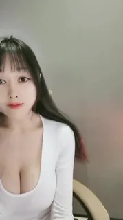 裸舞诱惑~疯狂抖奶 - 1080P超清画质展示图