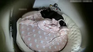 宾馆偷拍白嫩漂亮的良家人妻和男网友见面被带到宾馆要求啪啪,美女不愿意被扒掉衣服连扣带操干的高潮不断 #短片系列 #偷拍 - 高清在线观看