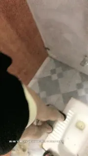 猫咪av站精选视频：#七七户外 妙龄少女跟男友到男厕所啪啪 完整版