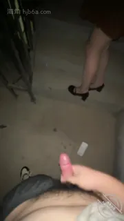 91社区热议作品：淫荡少妇出轨隔壁老王享受被操！！ 实拍