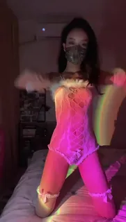 猫咪av站精选视频：风骚御姐主播大秀身材火热艳舞 完整版