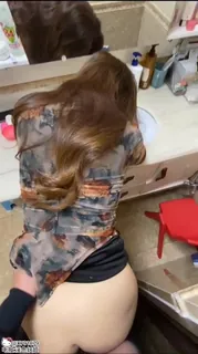 91视频官方收录：在厕所把嫂子操了