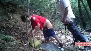 树林子里固定炮点摄像头偸拍几对嫖C的肉色交易可以无套国语对白少妇刚跟嫖客搞完突然接到老公电话 - 高清流媒体极速加载