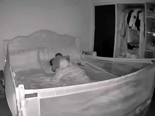 查看 请各位长辈，大半夜进门记得敲门，这样无声无息站在床边，真的能把人吓出问题来 的详细介绍与播放