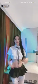 #花椒 #宁依纯 直播 骚舞露点超短上衣频频露点 - 高清流媒体极速加载