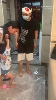 小孩往楼下扔东西，老妈请了个演员假装被砸来索赔 吓哭小朋友 - 实时更新的高清猫咪av站资源