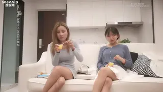 猫咪av站栏目：双飞极品小母狗 精彩封面