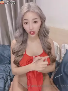 正在播放：骚逼大秀身材 (猫咪av站频道)