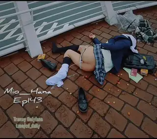 JK小骚货直接躺地上狂喷 - 实时更新的高清猫咪av站资源