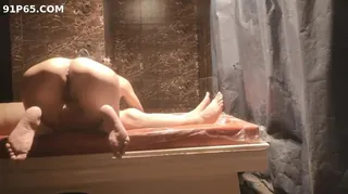 91视频推荐：享受骚逼母狗SPA服务 手机在线播放