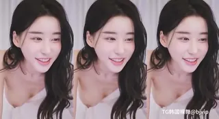 猫咪av站题材必看：漂亮可爱小骚货直播艳舞2 封面图